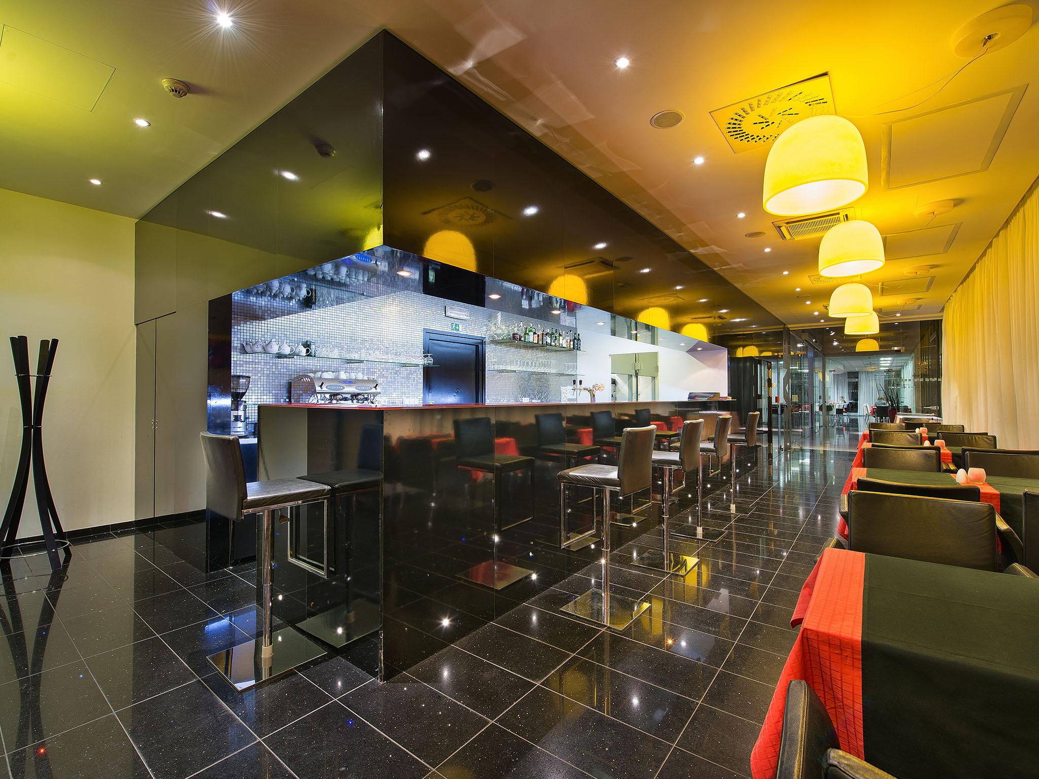 Ea Hotel Tereziansky Dvur Hradec Kralove Exterior photo