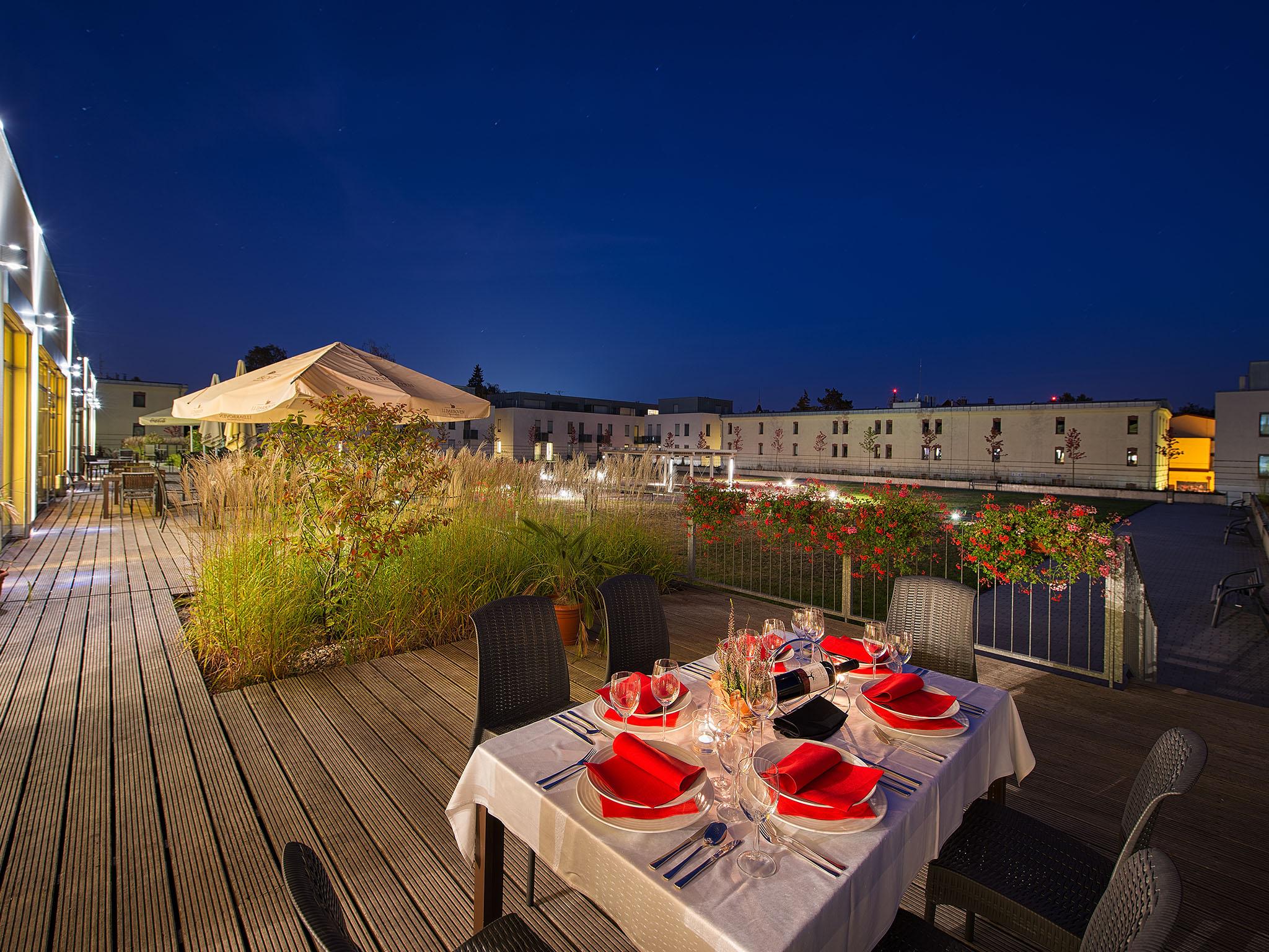Ea Hotel Tereziansky Dvur Hradec Kralove Exterior photo