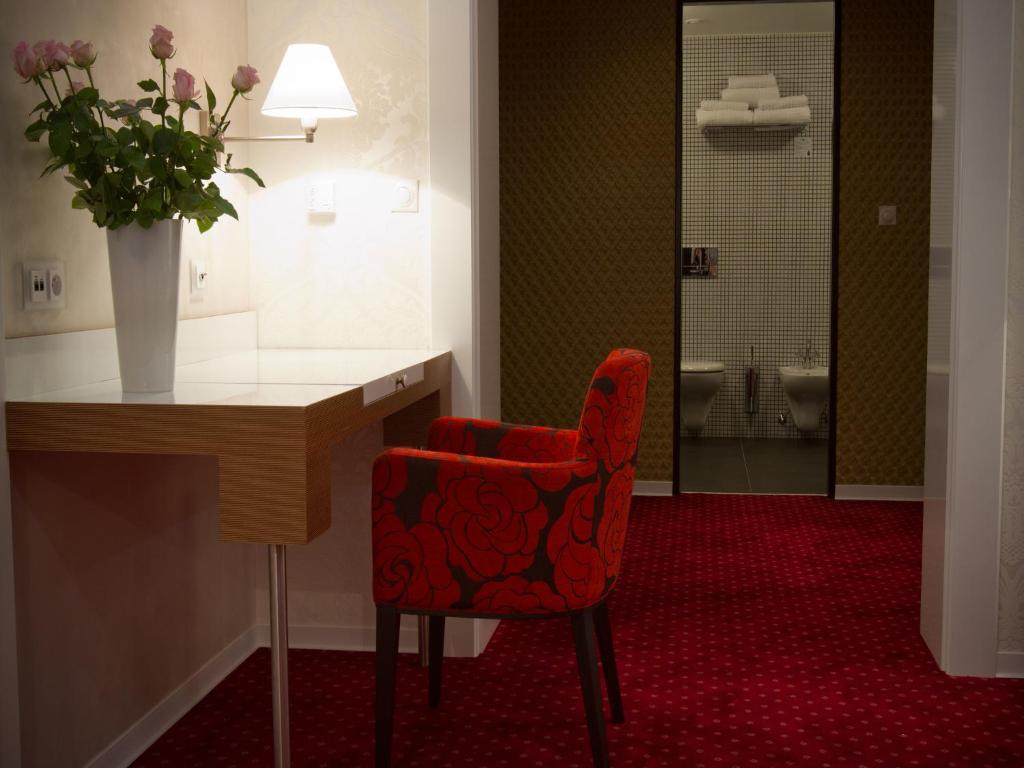 Ea Hotel Tereziansky Dvur Hradec Kralove Exterior photo